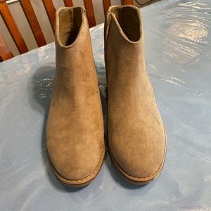 Girls’ Cupcake Couture Petra Ankle Bootie